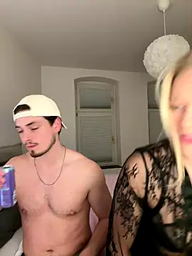 Snapshot of xlinababe chatting on December 2, 2025, 7:04 pm xlinababe online show from December 2, 2025, 7:04 pm