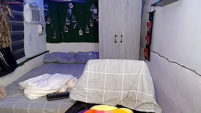 Snapshot of Miss_Chloe69 chatting on October 22, 2025, 5:18 am Miss Chloe69 online show from October 22, 2025, 5:18 am