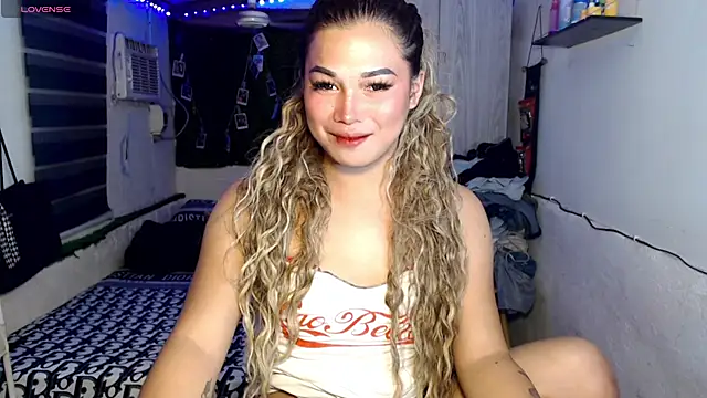 Snapshot of Miss_Chloe69 chatting on October 31, 2025, 2:41 am Miss Chloe69 online show from October 31, 2025, 2:41 am