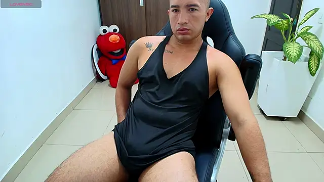 sebastian oconnor77 online show from September 25, 2025, 12:44 pm