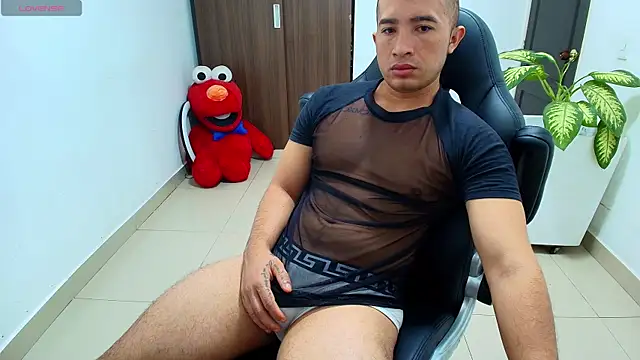 sebastian oconnor77 online show from October 1, 2025, 12:42 pm