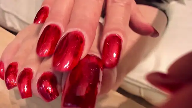 MadameCrowford online show from February 6, 2026, 12:01 pm