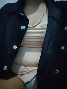 Snapshot of airamoon chatting on November 15, 2025, 2:59 am airamoon online show from November 15, 2025, 2:59 am