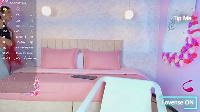 Snapshot of sweet_artemiis chatting on November 4, 2025, 8:12 pm sweet artemiis online show from November 4, 2025, 8:12 pm