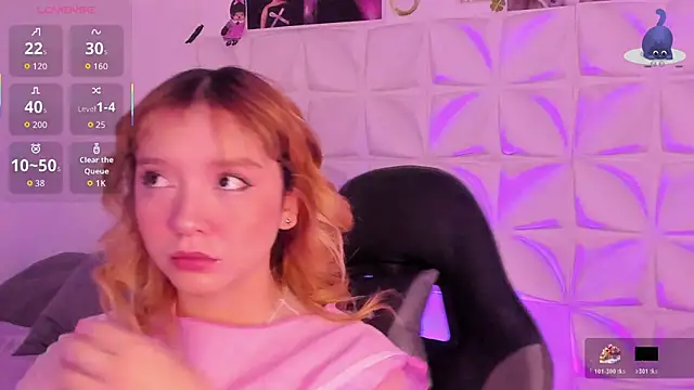 Snapshot of JuliethMoss chatting on January 15, 2026, 8:45 pm JuliethMoss online show from January 15, 2026, 8:45 pm