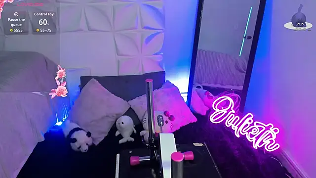 JuliethMoss online show from October 21, 2025, 9:03 pm