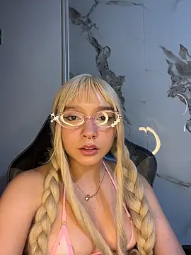 JuliethMoss online show from March 28, 2026, 9:54 am