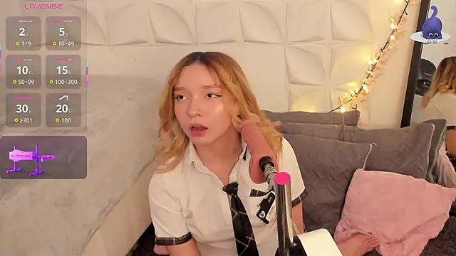 Snapshot of JuliethMoss chatting on January 7, 2026, 8:25 pm JuliethMoss online show from January 7, 2026, 8:25 pm