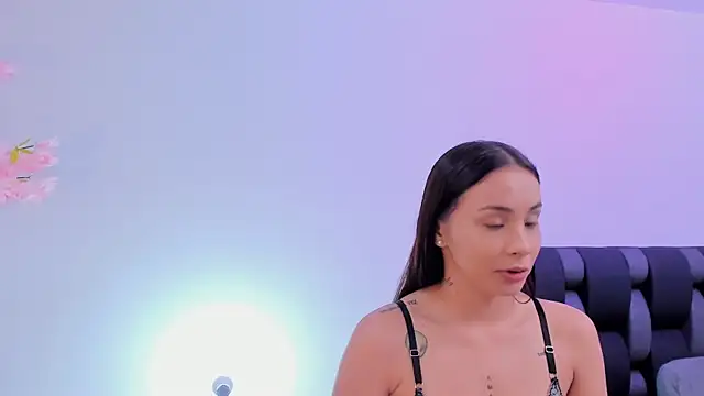 maily zanss online show from April 9, 2026, 7:53 pm