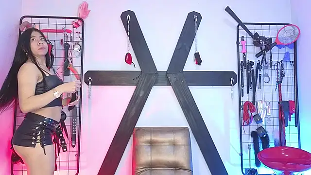 Snapshot of Eliz_bdsm chatting on February 10, 2026, 9:36 pm Eliz bdsm online show from February 10, 2026, 9:36 pm