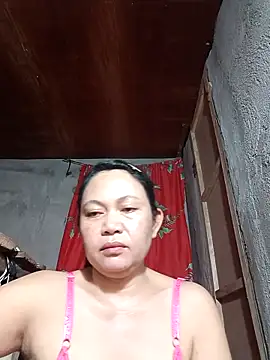 Snapshot of Everleigh_mom chatting on October 24, 2025, 10:36 am Everleigh mom online show from October 24, 2025, 10:36 am