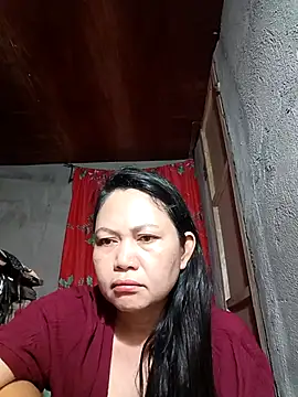 Snapshot of Everleigh_mom chatting on November 16, 2025, 7:29 pm Everleigh mom online show from November 16, 2025, 7:29 pm