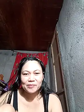 Snapshot of Everleigh_mom chatting on October 30, 2025, 1:59 am Everleigh mom online show from October 30, 2025, 1:59 am