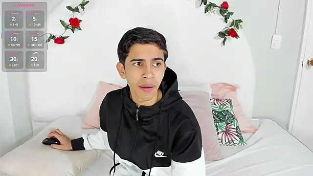 Snapshot of JoshuaSanzz chatting on October 6, 2025, 3:40 am JoshuaSanzz online show from October 6, 2025, 3:40 am