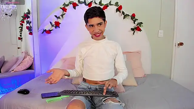 Snapshot of JoshuaSanzz chatting on October 4, 2025, 3:30 am JoshuaSanzz online show from October 4, 2025, 3:30 am