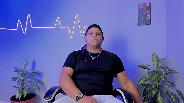 Snapshot of Maximus_Steel chatting on November 24, 2025, 11:54 am Maximus Steel online show from November 24, 2025, 11:54 am