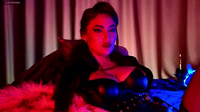 AliceJameson online show from August 9, 2026, 9:32 pm