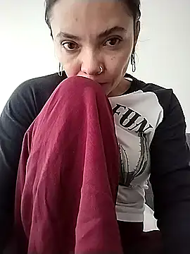 Cami Konor online show from November 22, 2025, 8:18 pm