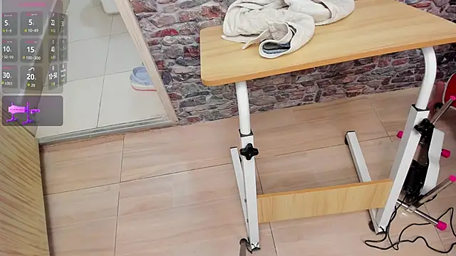 Snapshot of ALYANNA_HOT_ chatting on October 7, 2025, 12:17 pm ALYANNA HOT online show from October 7, 2025, 12:17 pm