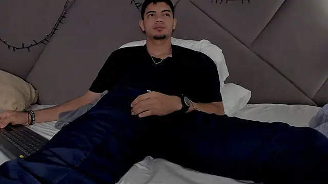 andrew colleman online show from November 25, 2025, 7:41 am