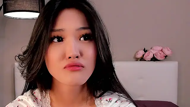 FancyEsten online show from October 2, 2025, 8:50 am