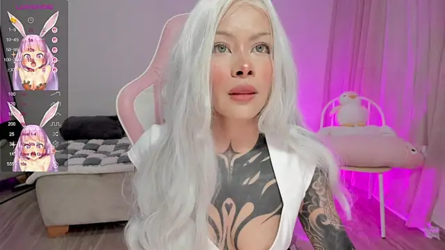 AlinaLukyanova online show from September 24, 2025, 3:13 am