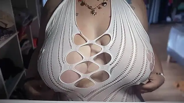 Bella x69 online show from October 21, 2025, 11:20 am