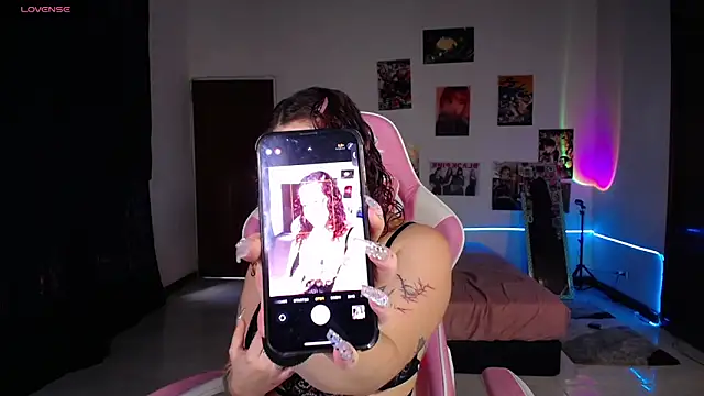 Snapshot of hazyjane_ chatting on October 19, 2025, 5:48 pm hazyjane online show from October 19, 2025, 5:48 pm
