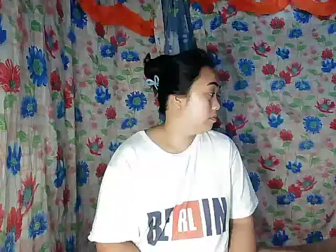 Snapshot of Pinay_Chubby20 chatting on February 4, 2026, 8:26 pm Pinay Chubby20 online show from February 4, 2026, 8:26 pm