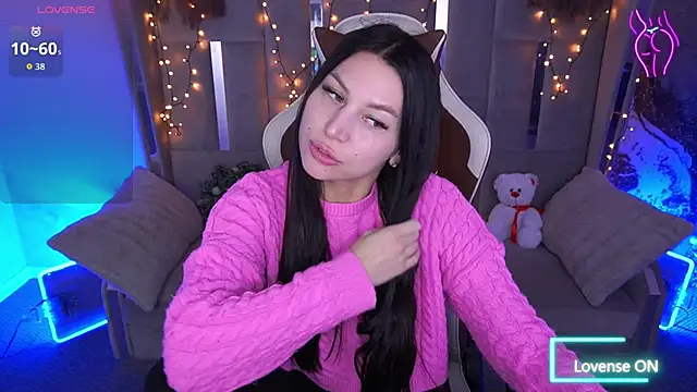 EliseVelour online show from February 5, 2026, 1:51 pm