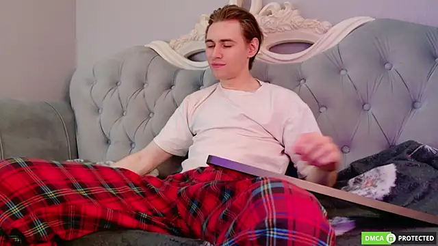 WilliamDyson online show from April 8, 2026, 3:41 am