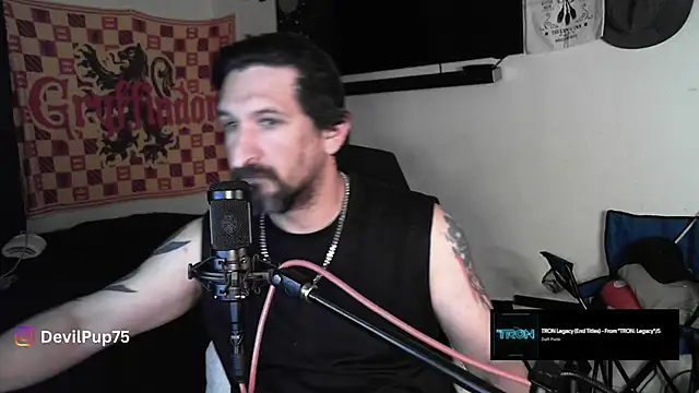 Snapshot of DevilPup75_ chatting on November 6, 2025, 3:21 am DevilPup75 online show from November 6, 2025, 3:21 am