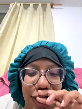 Valen1800 online show from November 5, 2025, 12:47 am