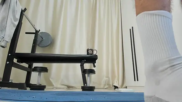 dreamon007007007 online show from December 14, 2025, 8:09 am