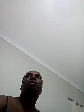 Snapshot of QueenRomaxx1 chatting on November 7, 2025, 12:15 am QueenRomaxx1 online show from November 7, 2025, 12:15 am