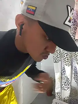 skinny23cm online show from March 18, 2026, 7:26 pm