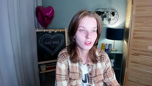 Snapshot of Madelaineses chatting on October 4, 2025, 2:29 pm Madelaineses online show from October 4, 2025, 2:29 pm