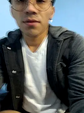 Snapshot of Mirreylatino chatting on November 14, 2025, 5:00 am Mirreylatino online show from November 14, 2025, 5:00 am