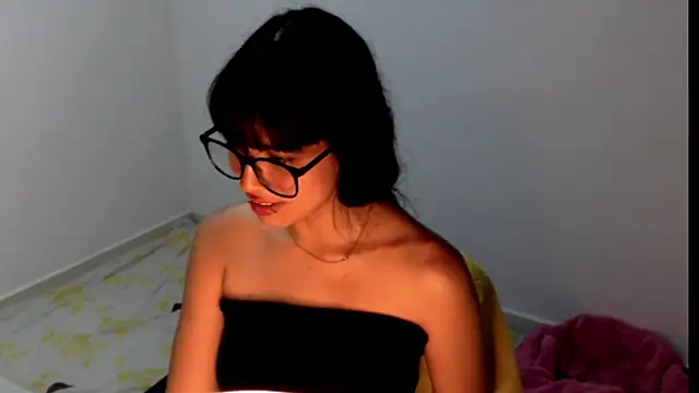 Snapshot of meganmiauu chatting on May 17, 2026, 8:03 am meganmiauu online show from May 17, 2026, 8:03 am