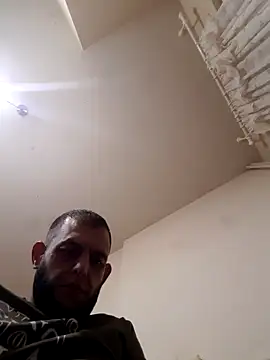 Snapshot of milenski74 chatting on October 29, 2025, 10:42 pm milenski74 online show from October 29, 2025, 10:42 pm