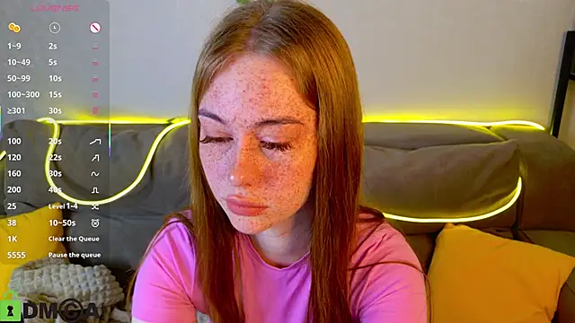 Snapshot of Roxy_Sunnny chatting on November 3, 2025, 9:35 am Roxy Sunnny online show from November 3, 2025, 9:35 am