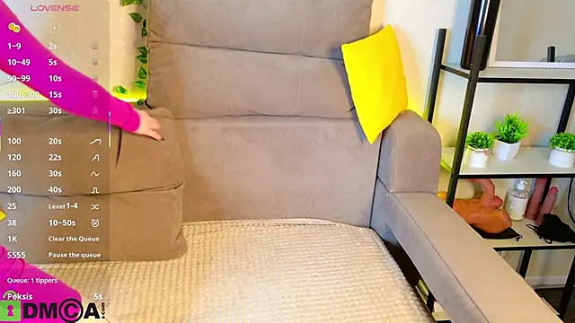 Snapshot of Roxy_Sunnny chatting on November 20, 2025, 9:21 am Roxy Sunnny online show from November 20, 2025, 9:21 am