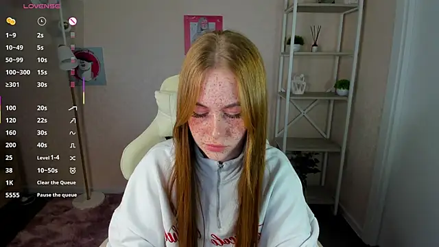 Snapshot of Roxy_Sunnny chatting on October 5, 2025, 9:22 am Roxy Sunnny online show from October 5, 2025, 9:22 am