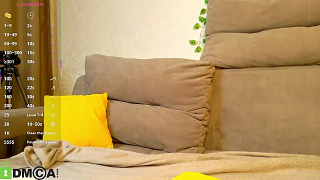 Snapshot of Roxy_Sunnny chatting on November 5, 2025, 9:23 am Roxy Sunnny online show from November 5, 2025, 9:23 am