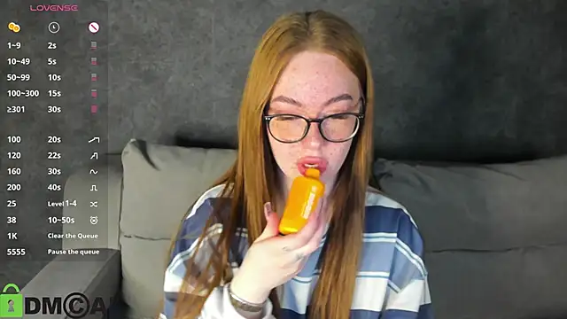 Snapshot of Roxy_Sunnny chatting on September 14, 2025, 8:26 am Roxy Sunnny online show from September 14, 2025, 8:26 am