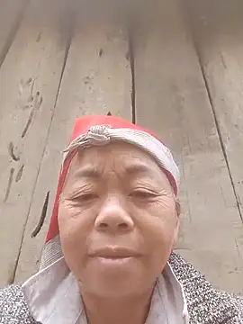 Snapshot of VangLe73 chatting on October 25, 2025, 3:38 am VangLe73 online show from October 25, 2025, 3:38 am