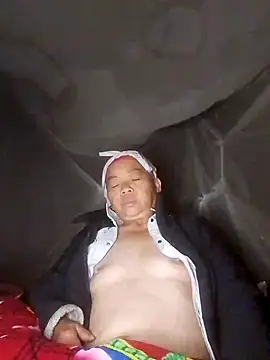 Snapshot of VangLe73 chatting on November 7, 2025, 7:51 pm VangLe73 online show from November 7, 2025, 7:51 pm