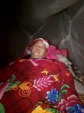 Snapshot of VangLe73 chatting on November 9, 2025, 10:25 pm VangLe73 online show from November 9, 2025, 10:25 pm