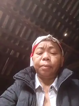 Snapshot of VangLe73 chatting on November 6, 2025, 4:38 am VangLe73 online show from November 6, 2025, 4:38 am