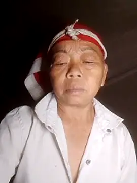 Snapshot of VangLe73 chatting on October 22, 2025, 11:20 am VangLe73 online show from October 22, 2025, 11:20 am